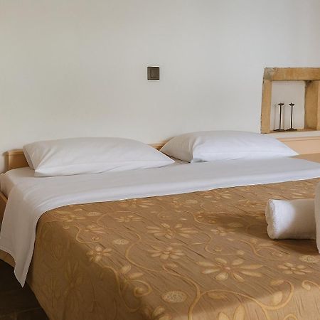 Menexes Suites Monemvasía Eksteriør billede